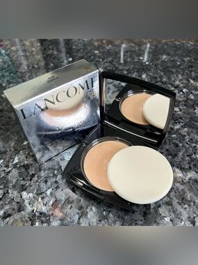 NIB Lancome Translucence Mattifying Silky Pressed Powder 300 Bisque 0.35 oz